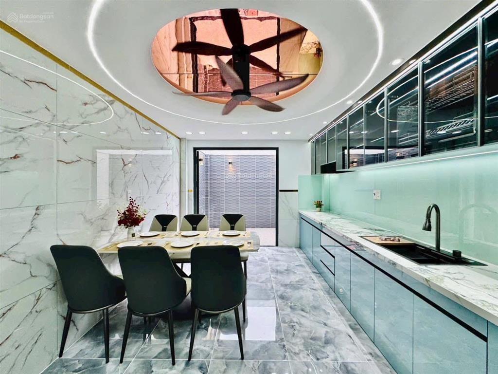 Đi định cư nước ngoài 4tỷ tròn chủ gửi bán gấp tại gò vấp. dt 80,1m2 (4,7x17m), shr, hđt 25tr/1 th.