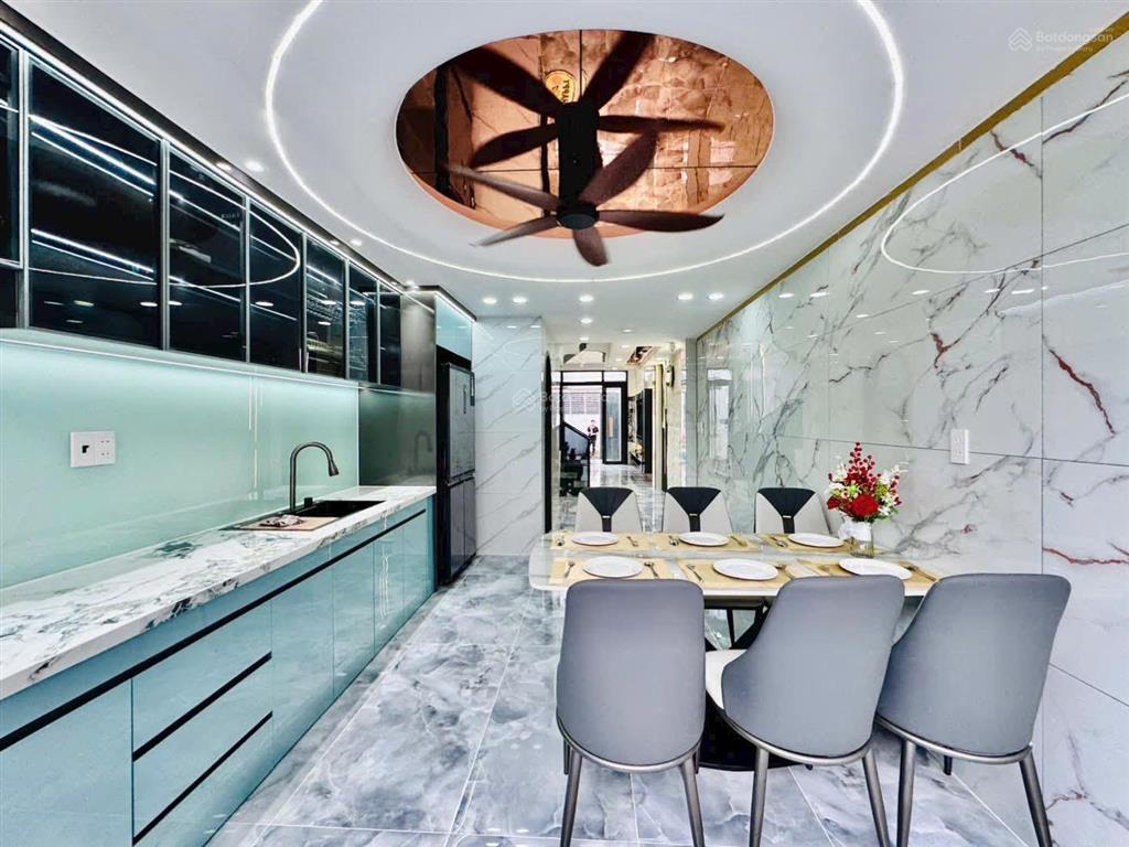 Đi định cư nước ngoài 4tỷ tròn chủ gửi bán gấp tại gò vấp. dt 80,1m2 (4,7x17m), shr, hđt 25tr/1 th.