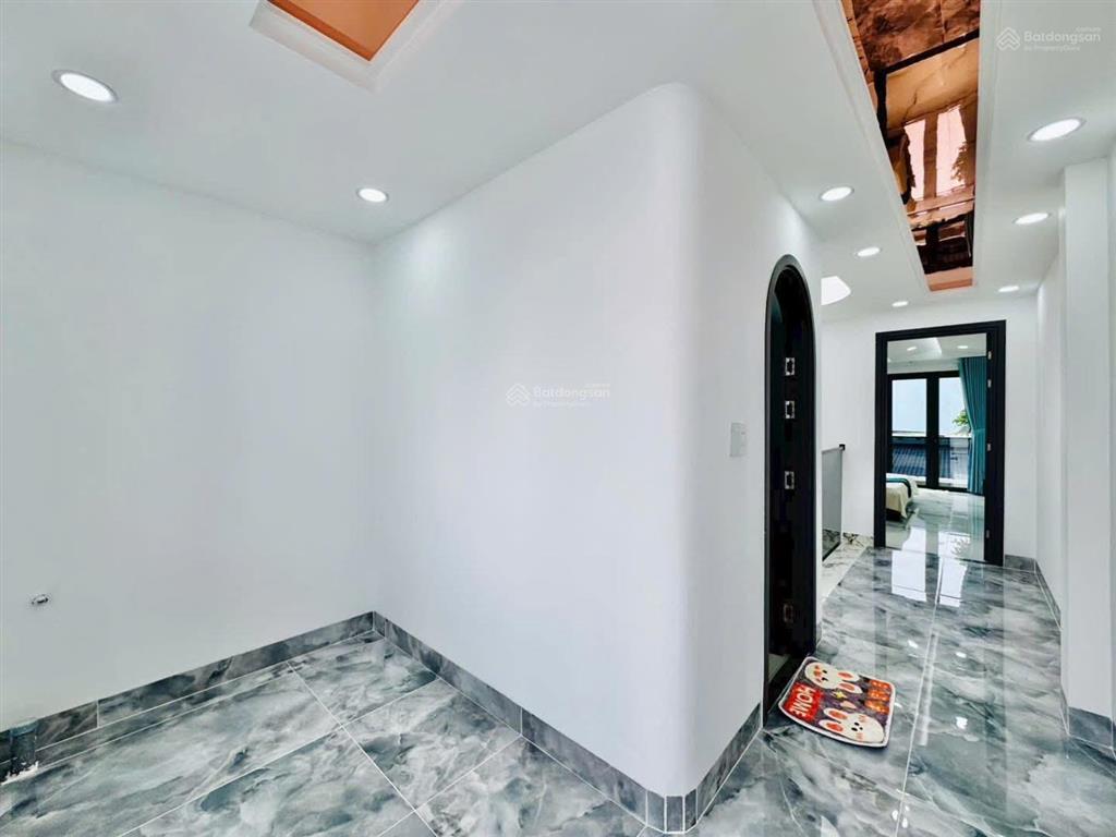 Đi định cư nước ngoài 4tỷ tròn chủ gửi bán gấp tại gò vấp. dt 80,1m2 (4,7x17m), shr, hđt 25tr/1 th.