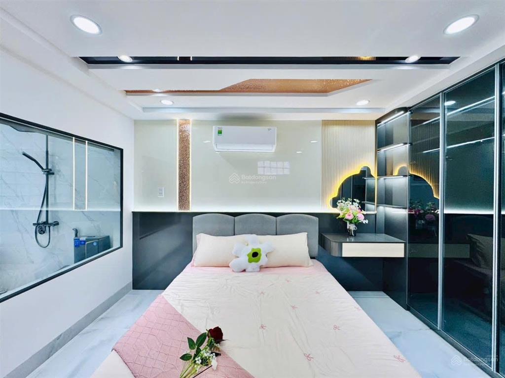 Đi định cư nước ngoài 4tỷ tròn chủ gửi bán gấp tại gò vấp. dt 80,1m2 (4,7x17m), shr, hđt 25tr/1 th.