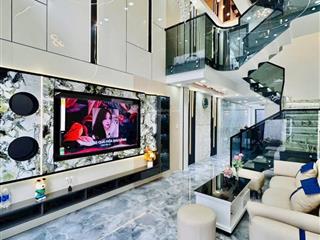 Đi định cư nước ngoài chủ gửi bán gấp tại gò vấp. dt 79,9m2 (4,7x17m), shr, hđt 25 tr/1 th