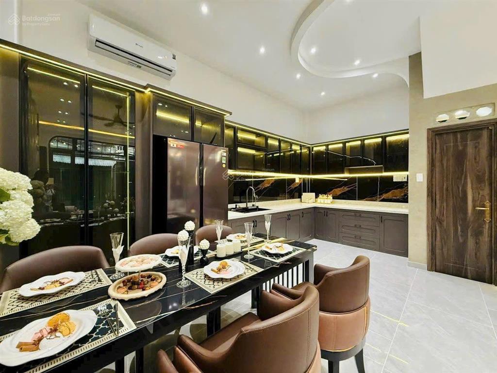 Cần bán gấp về quê chủ tôi bán khu vip q5, 66m2/3tỷ300triệu, trần bình trọng. shr đầy đủ, thuê 19tr