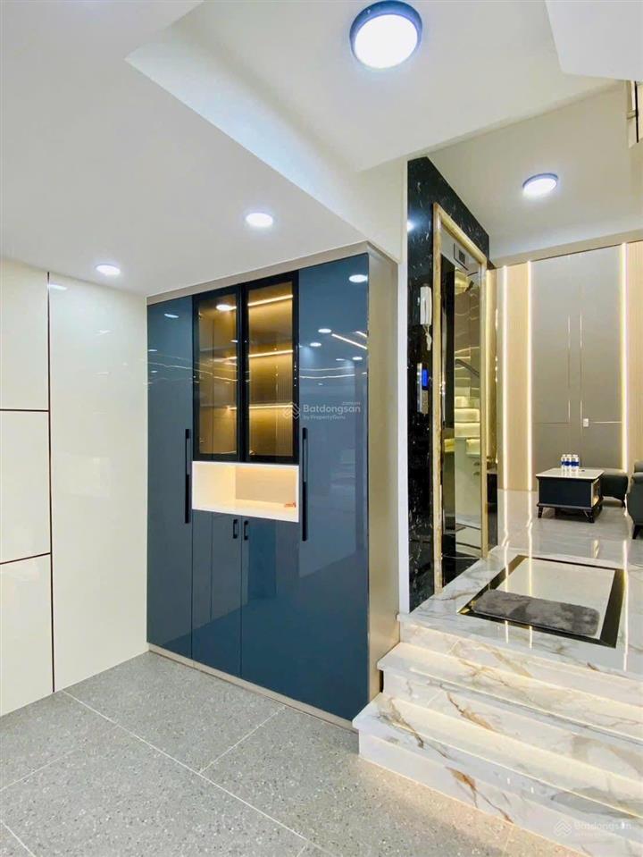 Nguyễn văn mai, p8, q3 chủ nhà cần bán gấp giá 5,89 tỷ còn tl nhẹ. dt 81m2, shr đầy đủ, hđt kd cao.