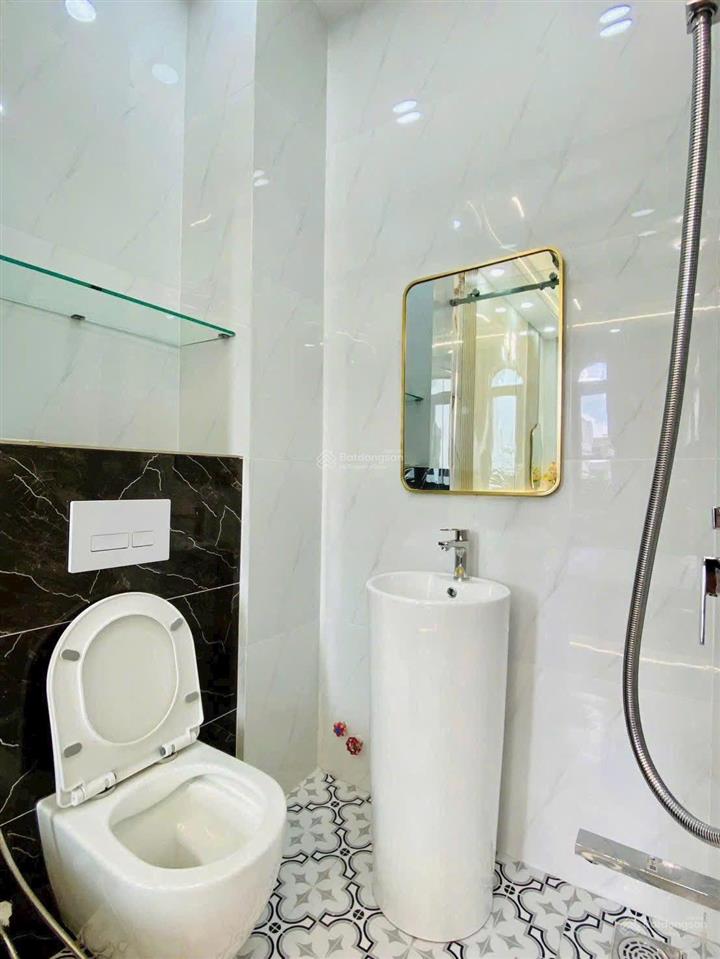 Nguyễn văn mai, p8, q3 chủ nhà cần bán gấp giá 5,89 tỷ còn tl nhẹ. dt 81m2, shr đầy đủ, hđt kd cao.