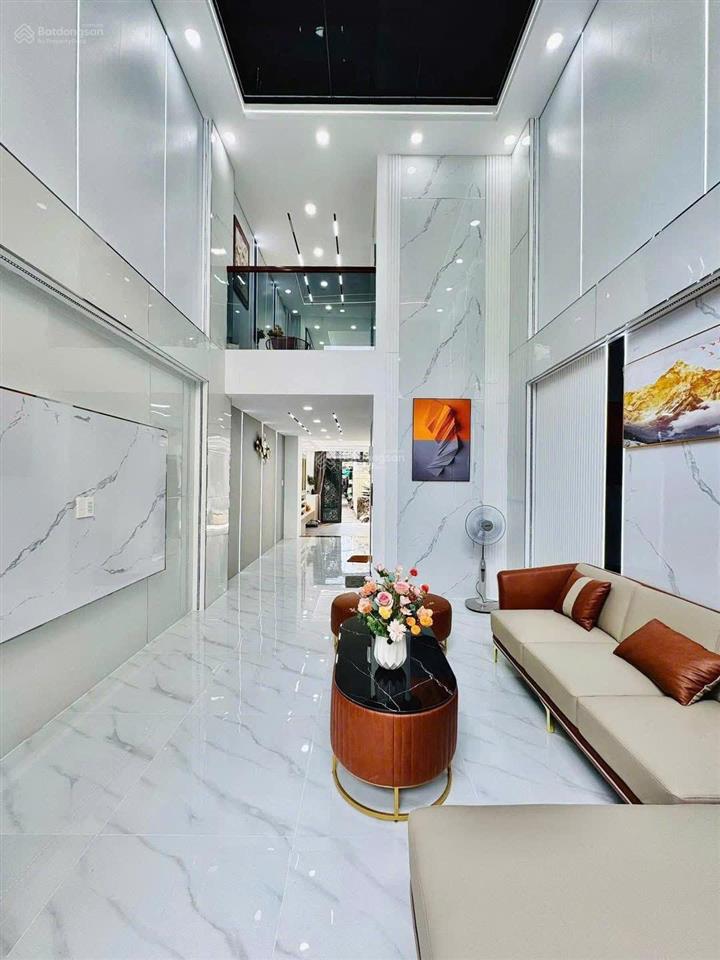 Cô hoa bán gấp nhà quận 5 giá 4,75 tỷ giá cực rẻ đã có sỡ hữu nhà với dt 85m2, shr, sang tên ngay..