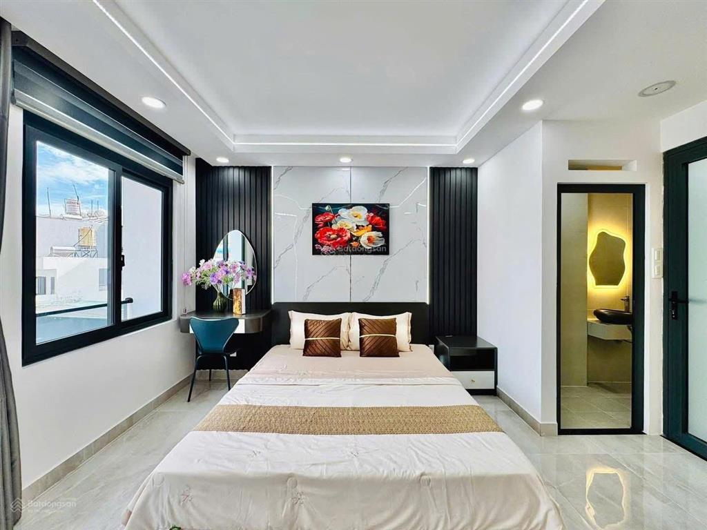 Cô hoa bán gấp nhà quận 5 giá 4,75 tỷ giá cực rẻ đã có sỡ hữu nhà với dt 85m2, shr, sang tên ngay..