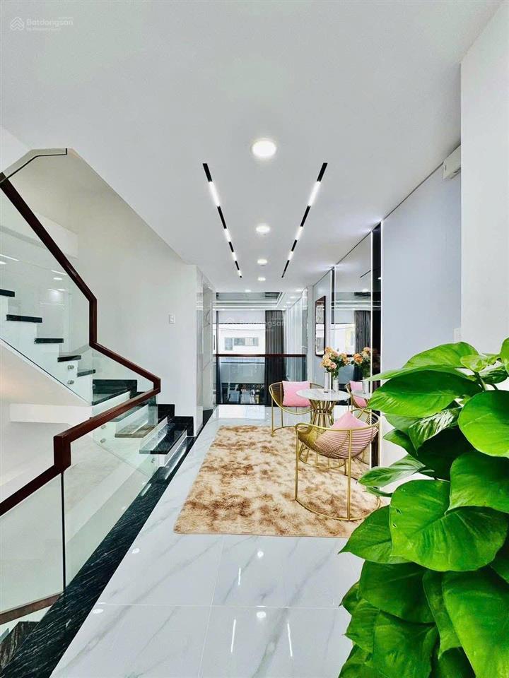 Cô hoa bán gấp nhà quận 5 giá 4,75 tỷ giá cực rẻ đã có sỡ hữu nhà với dt 85m2, shr, sang tên ngay..