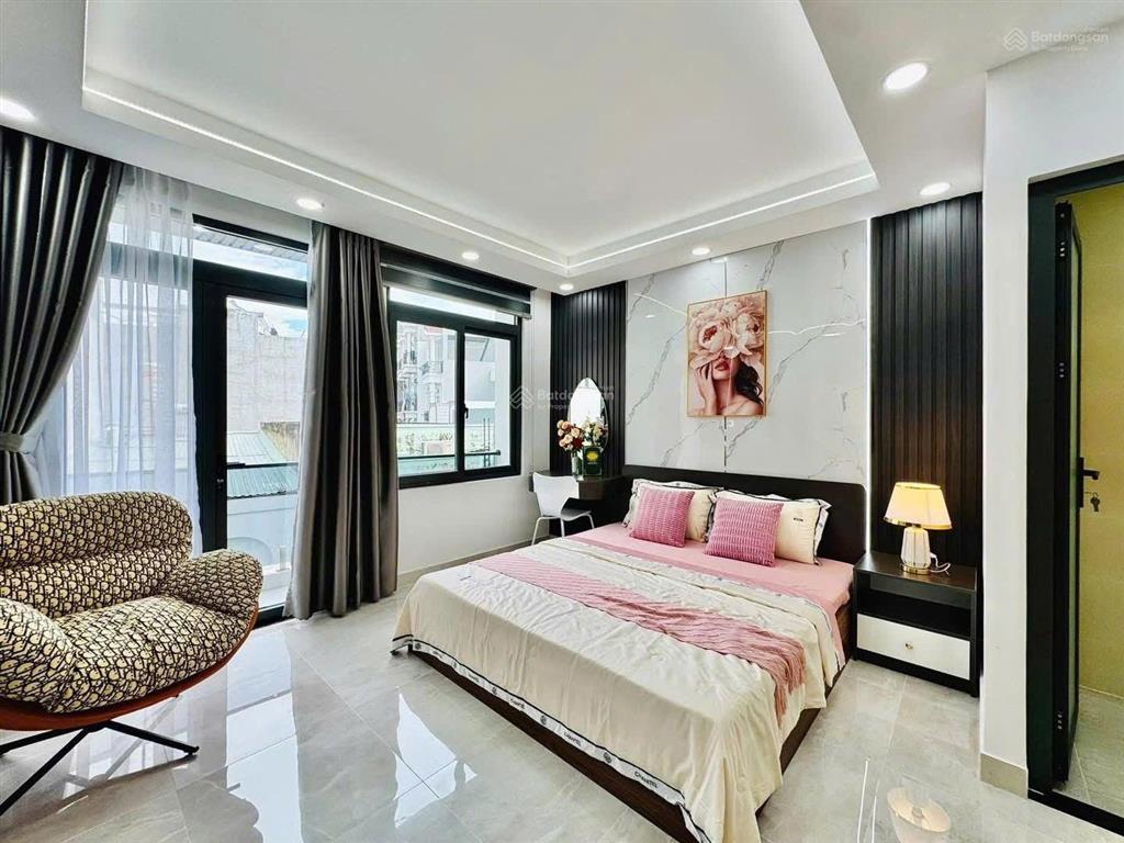 Cô hoa bán gấp nhà quận 5 giá 4,75 tỷ giá cực rẻ đã có sỡ hữu nhà với dt 85m2, shr, sang tên ngay..