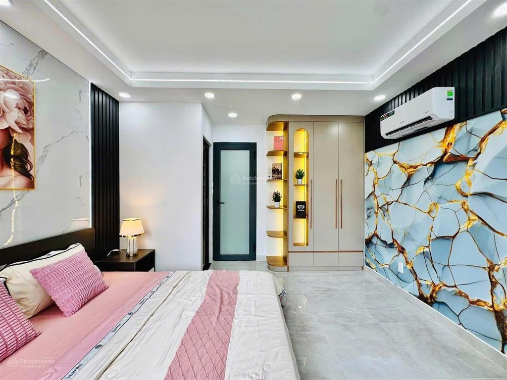 Cô hoa bán gấp nhà quận 5 giá 4,75 tỷ giá cực rẻ đã có sỡ hữu nhà với dt 85m2, shr, sang tên ngay..