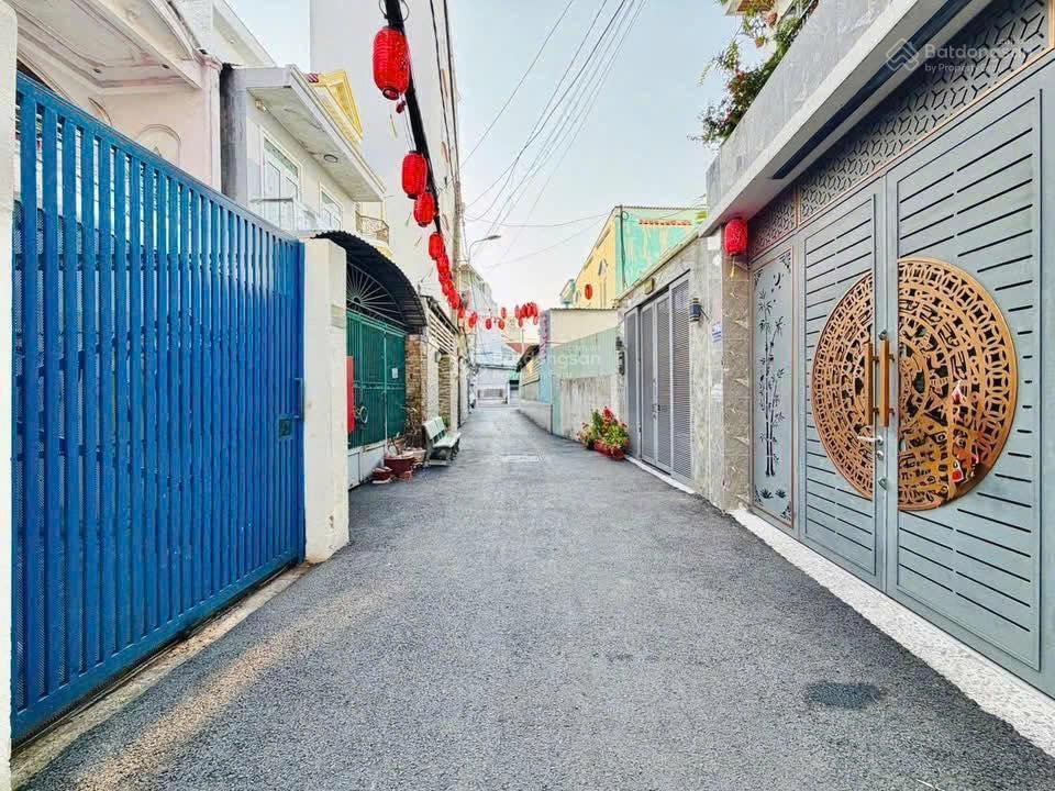 Chủ cần tiền bán gấp giá chỉ 5,25tỷ còn tl tại khu vực phú nhuận. dt 80,5m2, hợp đồng thuê 20tr/1th