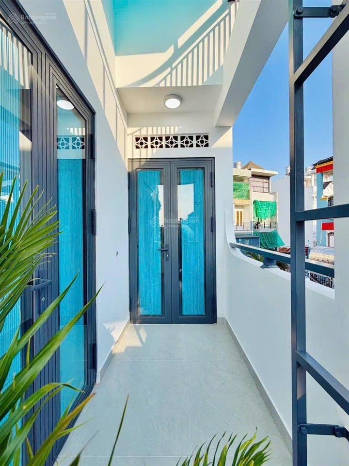 Chủ cần tiền bán gấp giá chỉ 5,25tỷ còn tl tại khu vực phú nhuận. dt 80,5m2, hợp đồng thuê 20tr/1th