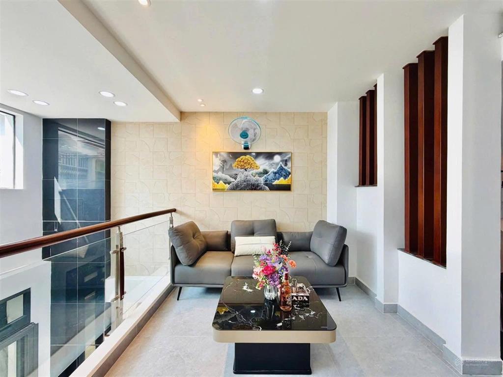 Chủ bán gấp căn nhà riêng tại núi thành quận tbinh 6 tỷ 100 triệu | 80m2 (5mx16m). shr đầy đủ, hdt.