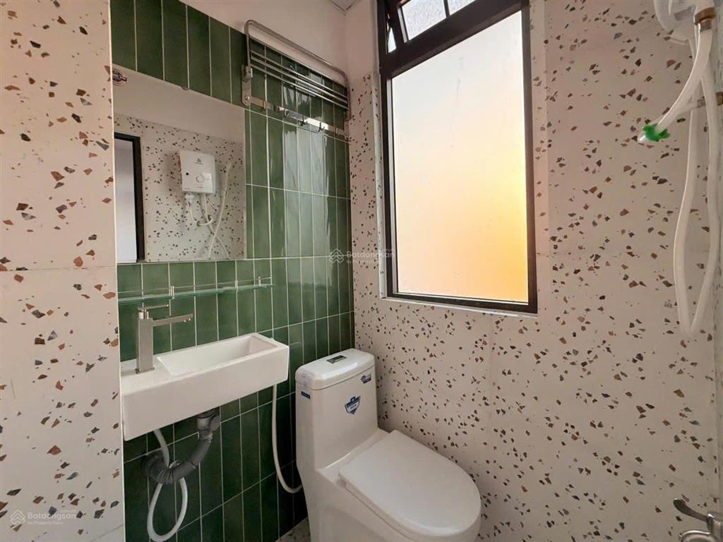 Anh chí chủ tòa nhà chdv kẹt tiền cần bán gấp 9 tỷ 800 | dt 150m2, tân bình hồng lạc, shr, thuê cao