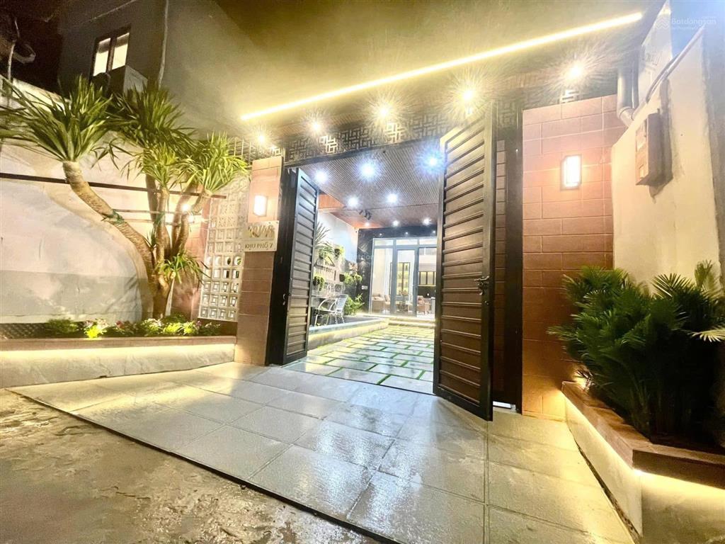 Tuyệt đẹp căn nhà thiết kế sân vườn chủ giảm 600 triệu bán gấp giá còn 7 tỷ 900 triệu |dtcn 121,3m2