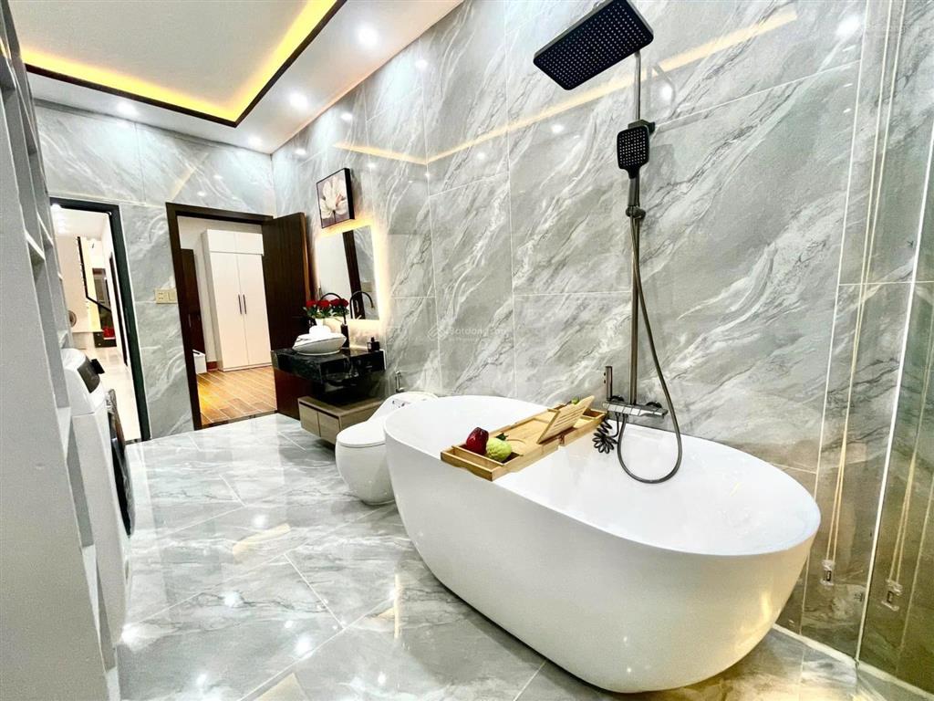 Tuyệt đẹp căn nhà thiết kế sân vườn chủ giảm 600 triệu bán gấp giá còn 7 tỷ 900 triệu |dtcn 121,3m2