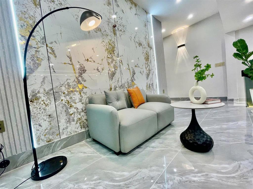 Tuyệt đẹp căn nhà thiết kế sân vườn chủ giảm 600 triệu bán gấp giá còn 7 tỷ 900 triệu |dtcn 121,3m2