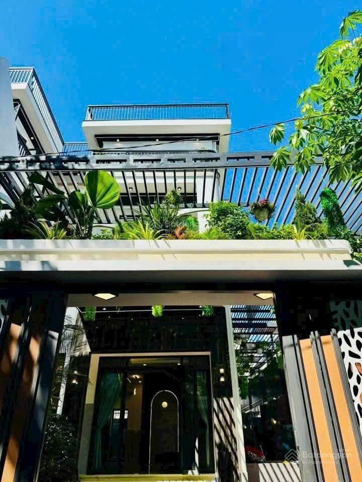 Chủ gửi bán gấp căn nhà sân vườn cực đẹp tạ bình thạnh, giá 5 tỷ 850 triệu | dt 164m2, shr, còn tl.