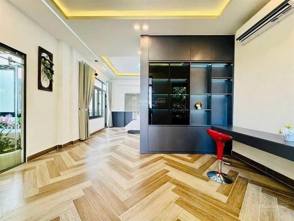 Chủ gửi bán gấp căn nhà sân vườn cực đẹp tạ bình thạnh, giá 5 tỷ 850 triệu | dt 164m2, shr, còn tl.