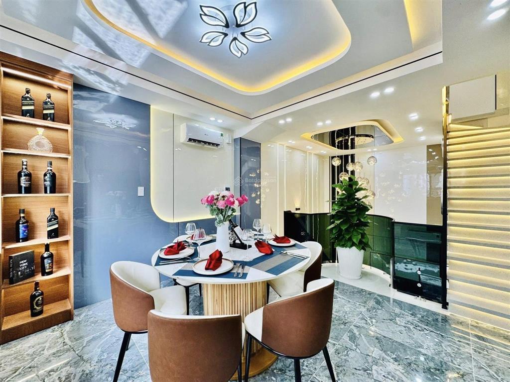 Cô chú tư lớn tuổi cần tiền bán gấp nhà tại quận tân phú dt 76,5m2 | 3 tỷ 050 triệu còn tl nhẹ. shr