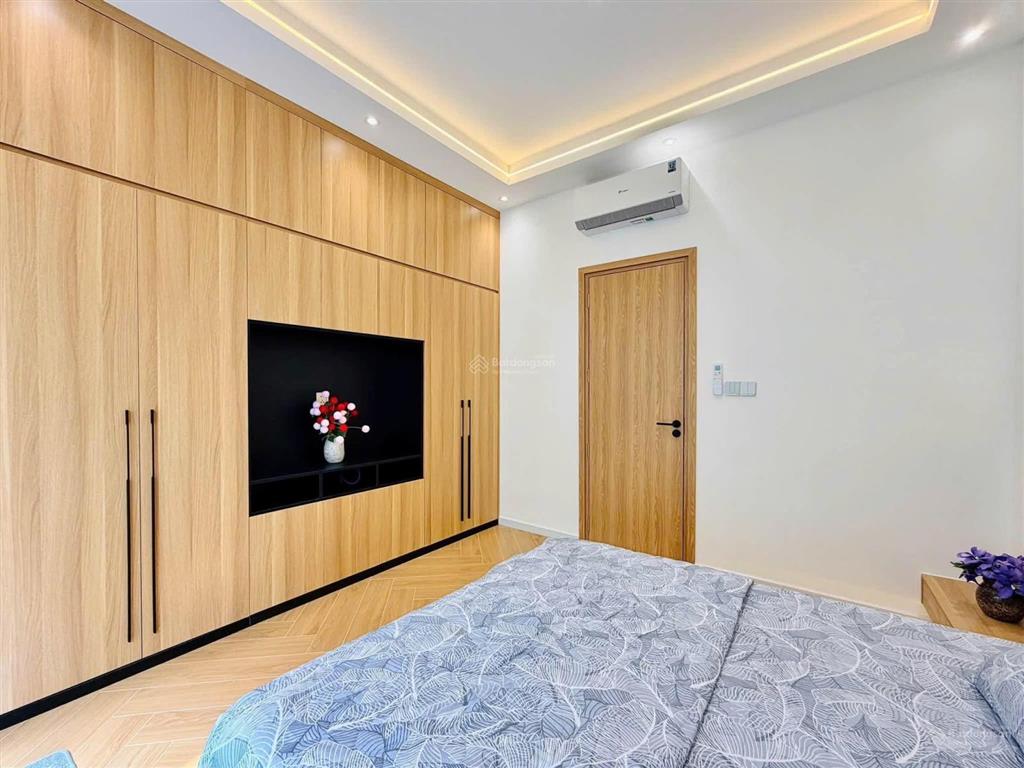 Dưới 3 tỷ cực hiếm trong khu vực chủ lỗ vốn kẹt tiền bán gấp nhà tại quận 4 | dt 72m2, shr, hđt cao