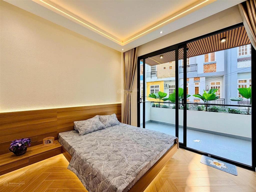 Dưới 3 tỷ cực hiếm trong khu vực chủ lỗ vốn kẹt tiền bán gấp nhà tại quận 4 | dt 72m2, shr, hđt cao