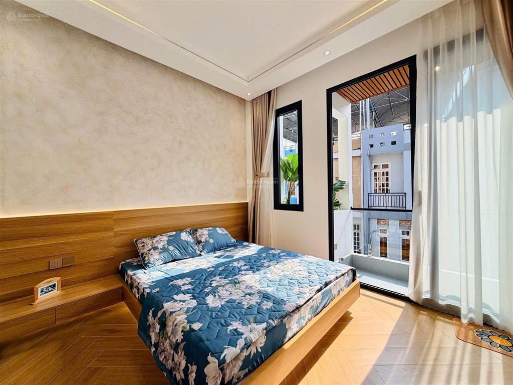 Dưới 3 tỷ cực hiếm trong khu vực chủ lỗ vốn kẹt tiền bán gấp nhà tại quận 4 | dt 72m2, shr, hđt cao