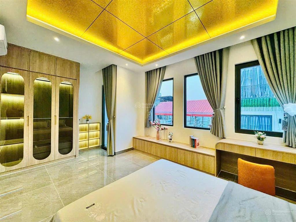 Cô huệ lớn tuổi gửi nhà quận 7 giá cực tốt 87,45m2, diện tích vuông vức, sổ đẹp