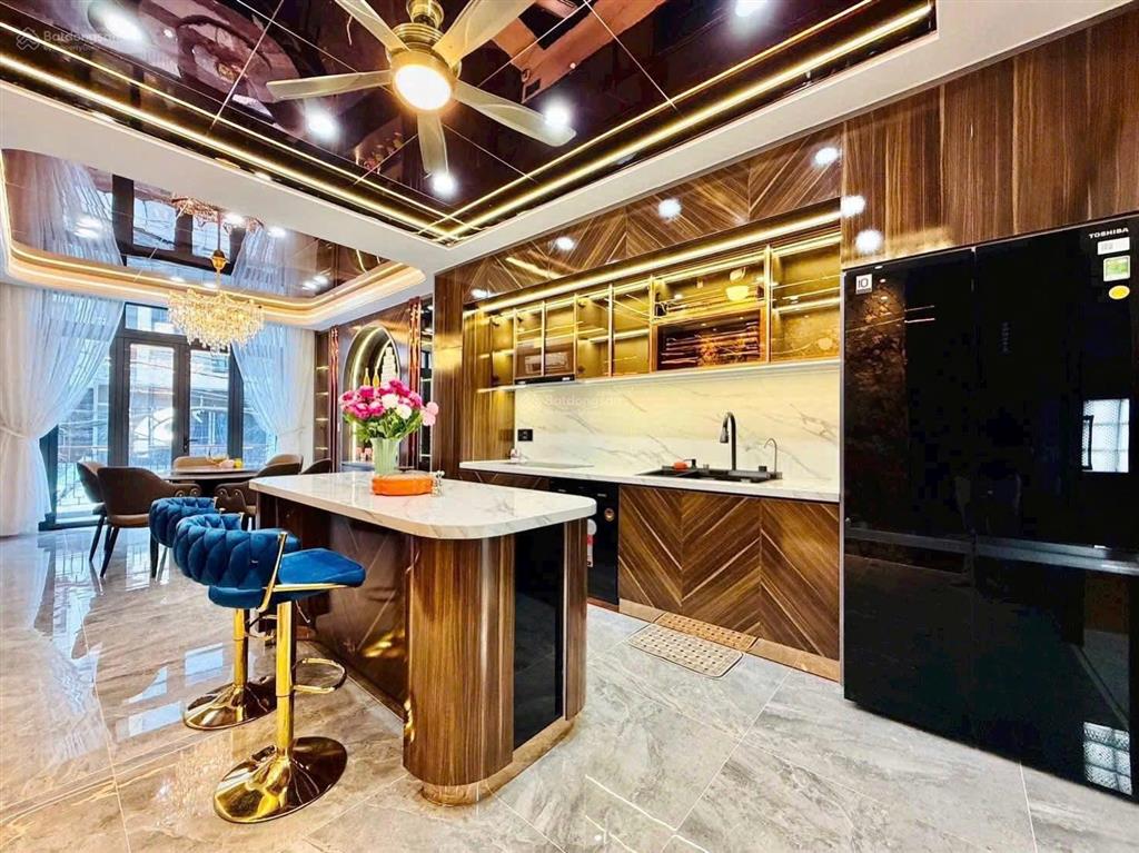 Bán nhà gấp khu vực lam sơn, bình thạnh giá hiện chủ kí gửi 3tỷ400 triệu còn tl|dt90m2, shr, 4 tầng
