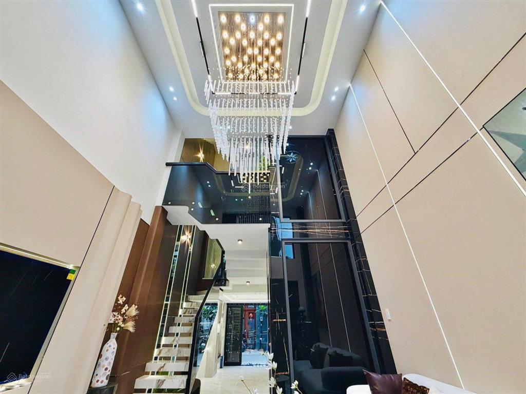 Lên sóng căn nhà cho con gái vốn lấy chồng giá hời 3 tỷ 300 triệu | tại quận 3, cao thắng, dt 72m2.