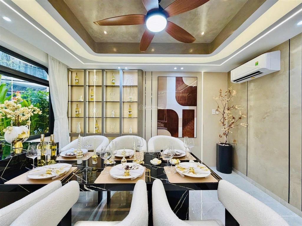 Lên sóng căn nhà cho con gái vốn lấy chồng giá hời 3 tỷ 300 triệu | tại quận 3, cao thắng, dt 72m2.