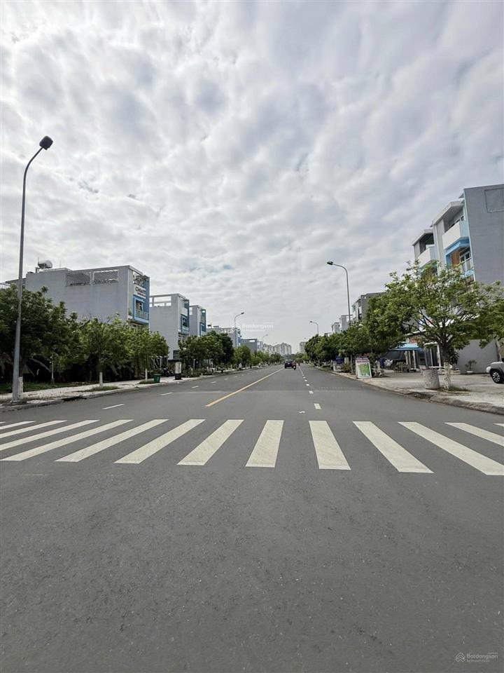 Chủ chạy tiền bán gấp đất sau 1 năm mua giá 3 tỷ 200 triệu còn tl | dt 100m2, shr, tại quận 9, kdc.