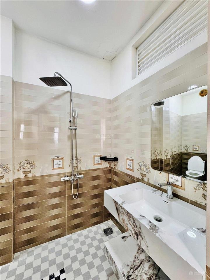 Siêu vip duy nhất căn này hiện chủ bán ngay tại khu vực gò vấp, lê thị hồng. dt 77,9m2