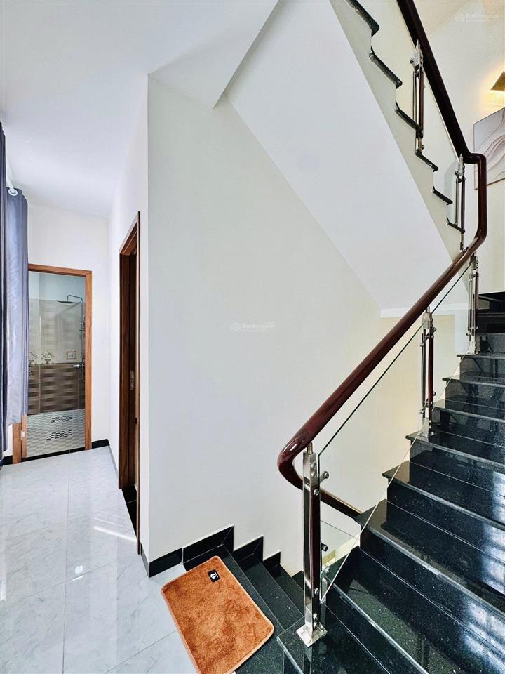 Siêu vip duy nhất căn này hiện chủ bán ngay tại khu vực gò vấp, lê thị hồng. dt 77,9m2