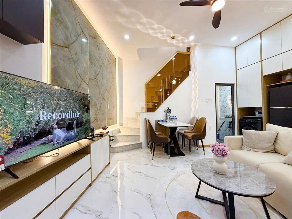 Nhà chính chủ cần bán gấp, đ.châu văn liêm, p4, q5, dt 55m2, giá 2 tỷ 690tr, sổ hồng riêng chính ch