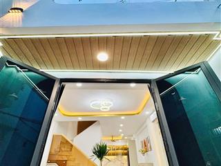 Nhà kẹt vốn kinh doanh, đ.nguyễn thông, p12, q3, dt 66,5m2, giá 3 tỷ 650tr, sổ hồng riêng chínhchủ