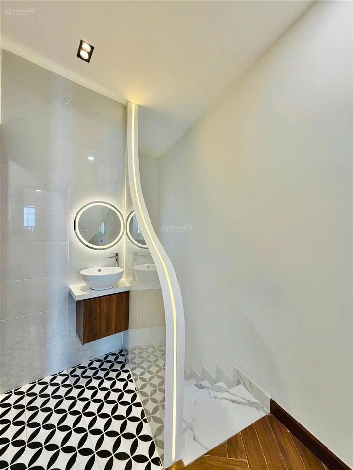 Nhà đẹp giá tốt, đ.cao thắng, p.bàn cờ, q3, dt 75m2, giá 3 tỷ 190tr, sổ hồng riêng chính chủ