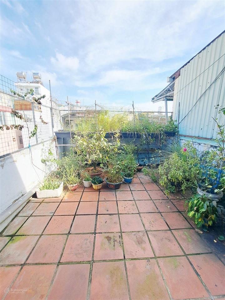 Nhà q10  4.6x15.5m (56m2)  hẻm rộng thông  30m ra mt  4 tầng  8 tỷ 5