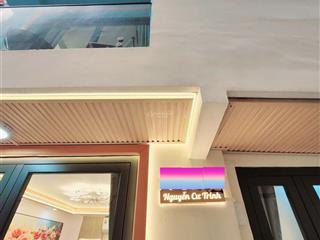 Nhà đẹp 5 tầng q1  ngang gần 5m  đi bộ ra mặt tiền  giá chỉ 4.99 tỷ tl