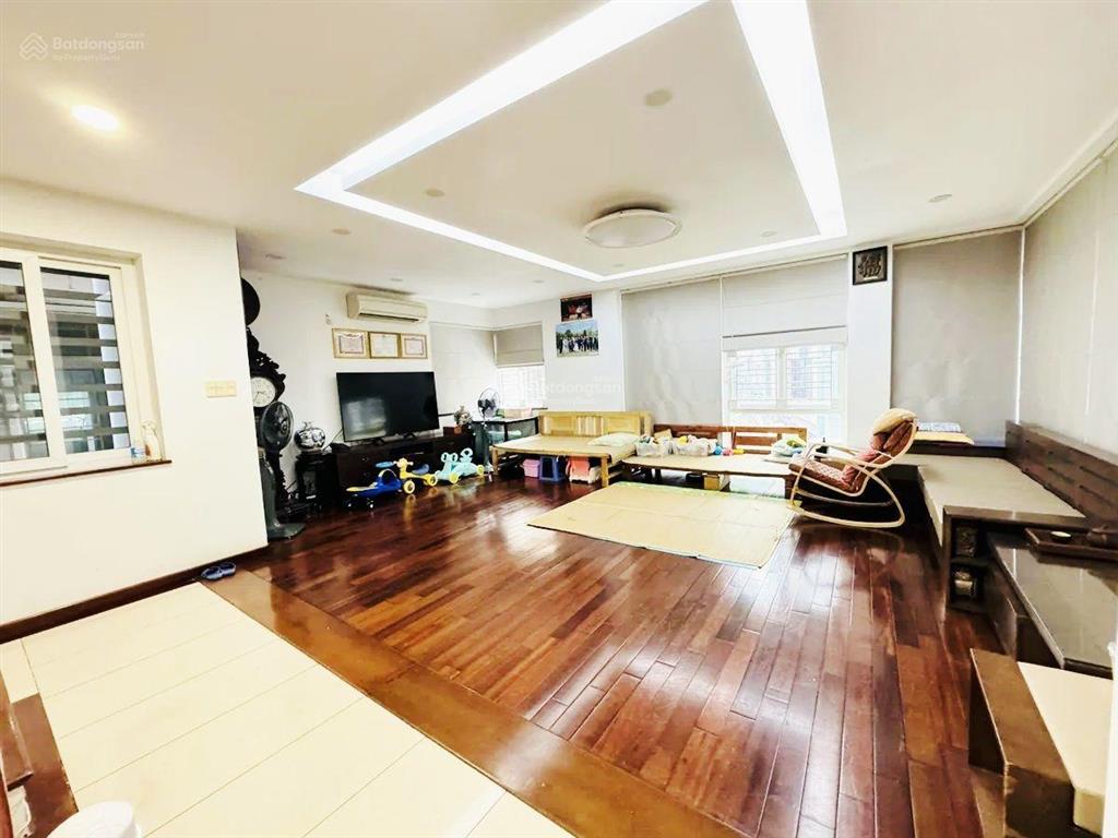 Hơn 30 tỷ chỉ duy nhất một căn trung kính 82m*6t mt8m phân lô trung tâm cầu giấy, lô góc 3 thoáng