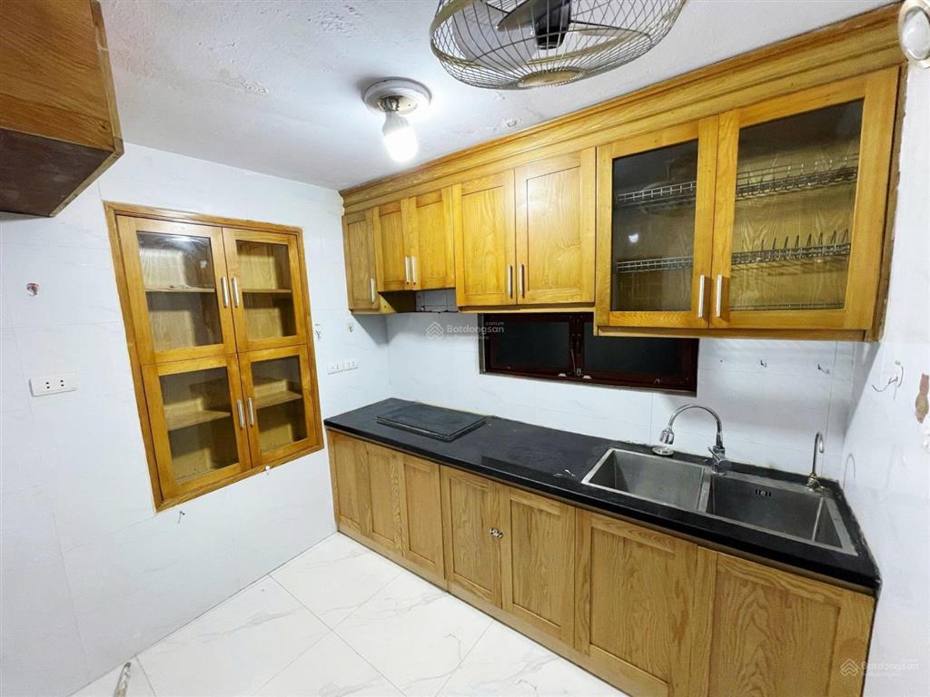 6 tỷ  căn hộ tập thể bản đồ thái thịnh 150m 6 ngủ 3vs  tặng full nội thất 50m ôtô, kinh doanh