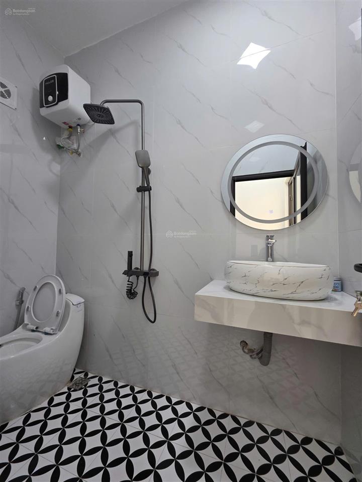 Nhà đẹp tôn đức thắng 20m*4t mt4m 3.8 tỷ dân xây, ở sướng.