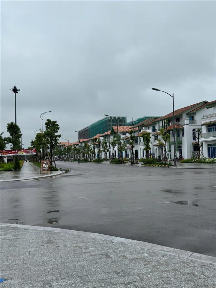 Gấp. giá rẻ bất ngờ. bt ngoại giao sun group giá chỉ 16,3 tỷ, tiện ích đủ đầy hỗ trợ ls 36 tháng