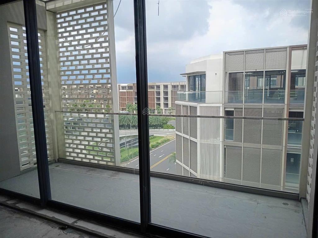 Bán nhà phố thương mại so ho đã có sổ hồng