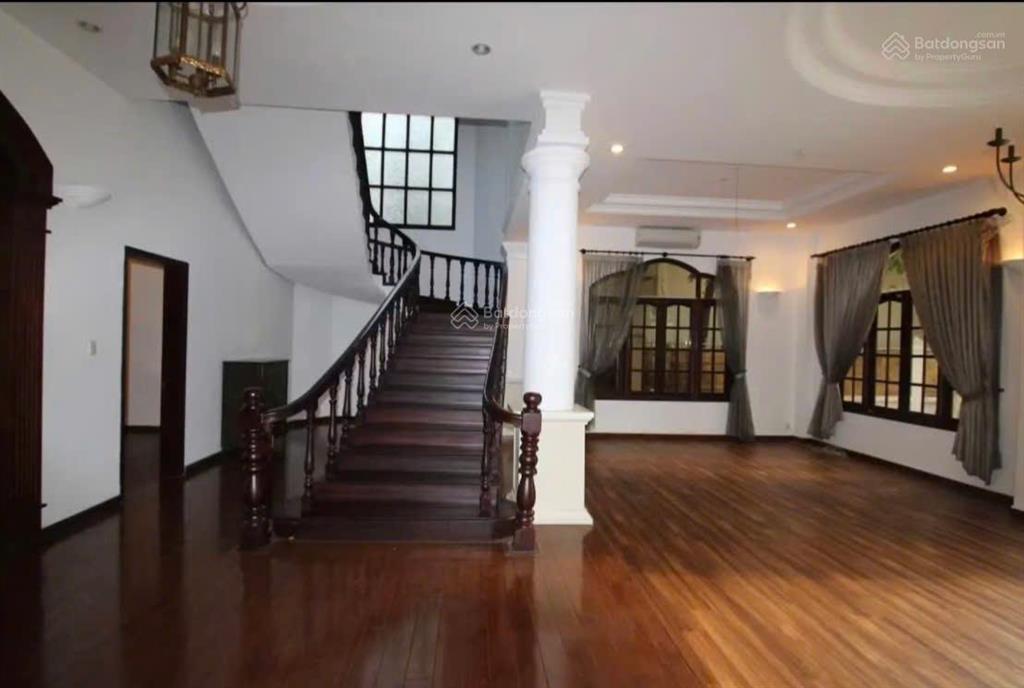 Luxury villa for rent thảo điền, thủ đức city  cho thuê biệt thự cao cấp thảo điền hồ bơi riêng