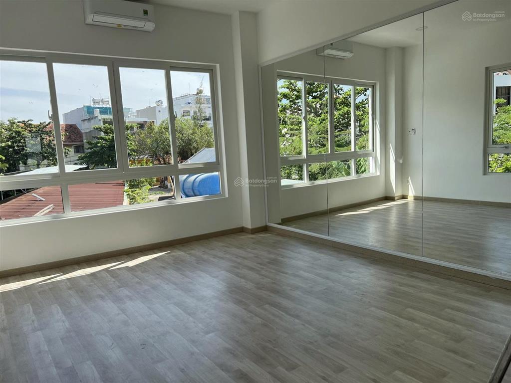 Cho thuê nhà phố nguyễn bá huân siêu đẹp