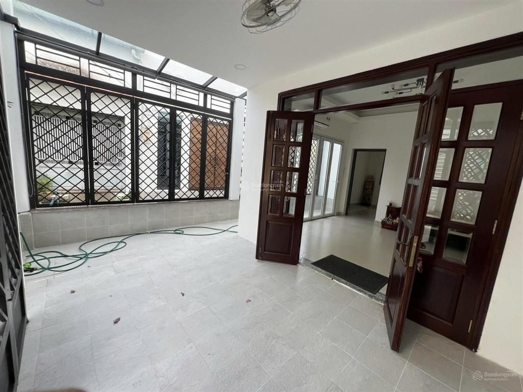 Cho thuê nhà phố nguyễn bá huân siêu đẹp