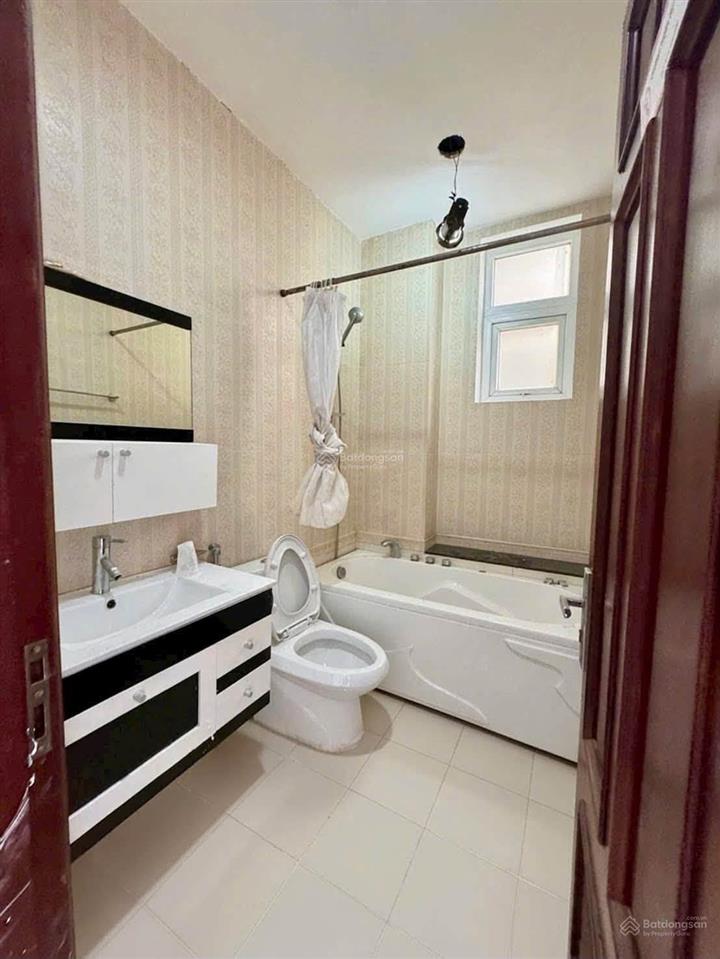 Cho thuê biệt thự nguyễn văn hưởng có hồ bơi