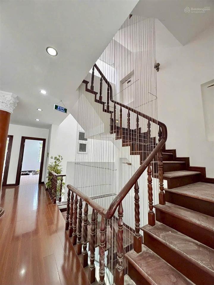 Cho thuê biệt thự nguyễn văn hưởng có hồ bơi