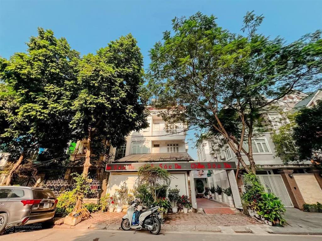 Biệt thự tây nam linh đàm diện tích 180 m 4 tầng mặt tiền 10 m giad 75.5 tỷ