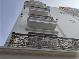 Nhà đẹp ở luôn, 40m2, 5tầng giá 8, 7tỷ. tại bát khối.